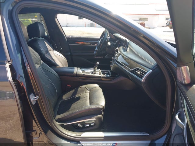 BMW 750i 2016 WBA7F2C58GG420247 Image 5