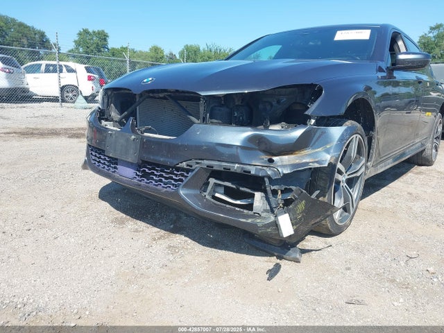 BMW 750i 2016 WBA7F2C58GG420247 Image 6
