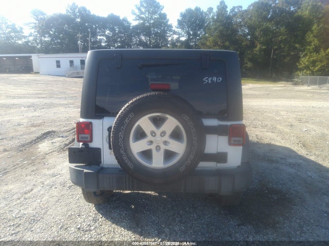 1C4BJWDG5HL525890 Jeep Wrangler