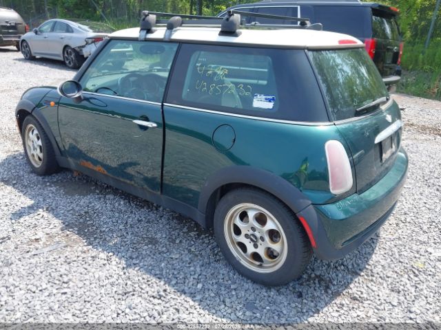 2005 MINI COOPER WMWRC33495TC59381 Photo 2