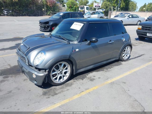 2006 MINI COOPER S WMWRE33526TJ33834 Photo 1