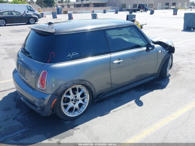 2006 MINI COOPER S WMWRE33526TJ33834 Photo 3