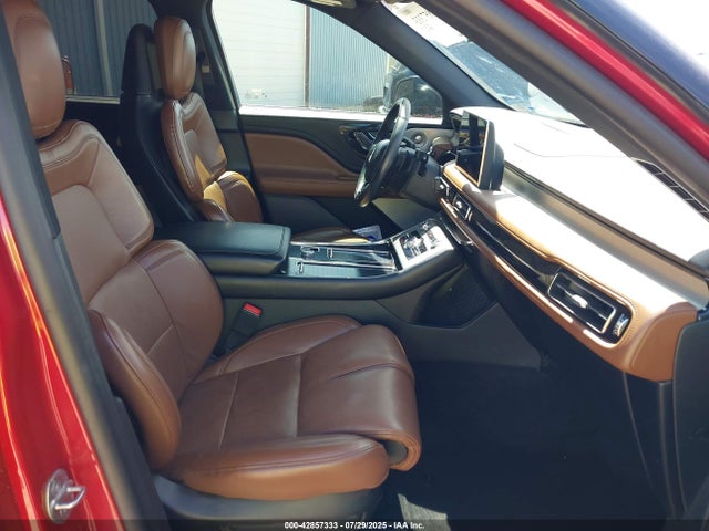 5LM5J7WCXLGL09704 Lincoln Aviator