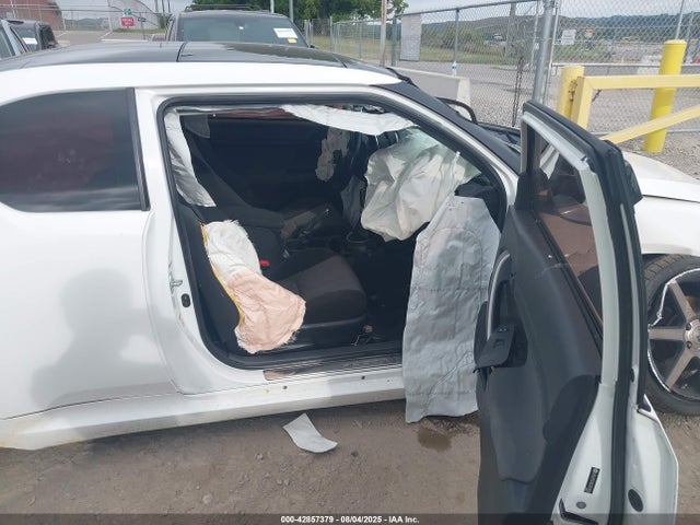 Scion 2ar-fe 2014 JTKJF5C76E3073655 Image 5