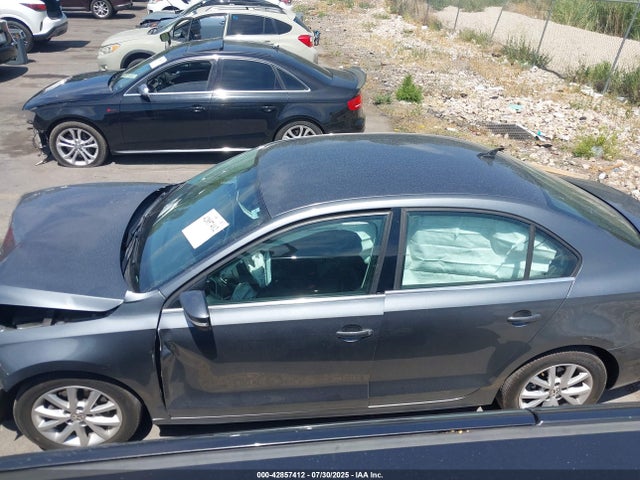 3VWD07AJ2EM317488 Volkswagen Jetta
