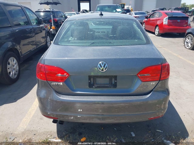 3VWD07AJ2EM317488 Volkswagen Jetta