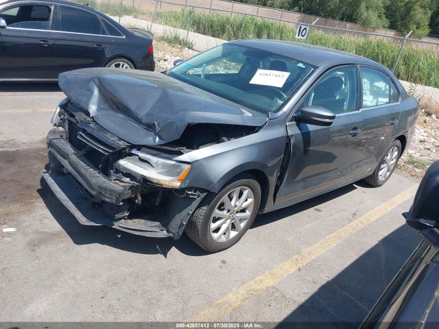 3VWD07AJ2EM317488 Volkswagen Jetta