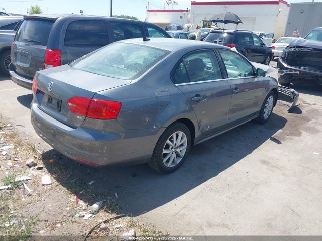 3VWD07AJ2EM317488 Volkswagen Jetta