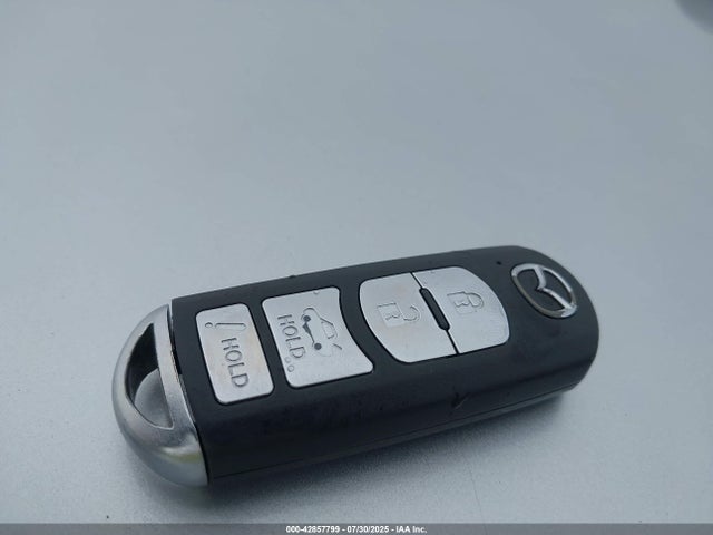 3MZBM1U70GM327206 Mazda pe