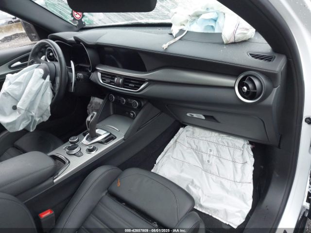 2024 ALFA ROMEO STELVIO ZASPAKBN2R7D79742 Photo 4