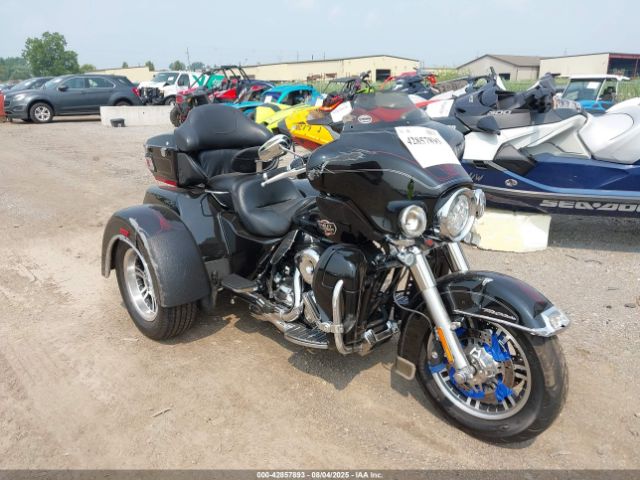 2011 HARLEY-DAVIDSON FLHTCUTG 1HD1MAM15BB852383