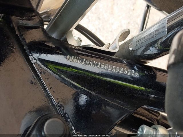 2011 HARLEY-DAVIDSON FLHTCUTG 1HD1MAM15BB852383 Photo 9