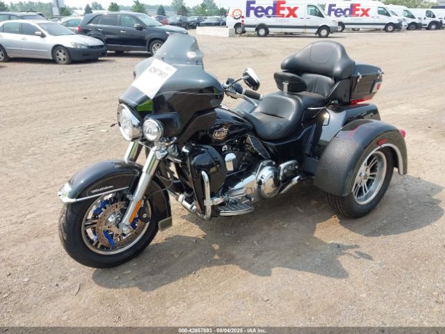2011 HARLEY-DAVIDSON FLHTCUTG 1HD1MAM15BB852383 Photo 1