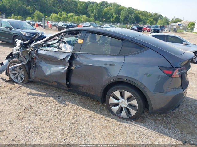 2023 TESLA MODEL Y 7SAYGDEE1PF648603 Photo 2