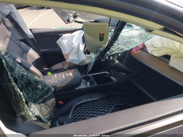 2023 TESLA MODEL Y 7SAYGDEE1PF648603 Photo 4