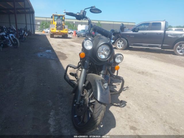 2023 INDIAN MOTORCYCLE CO. SPRINGFIELD 56KTJDBB1P3423446 Photo 4