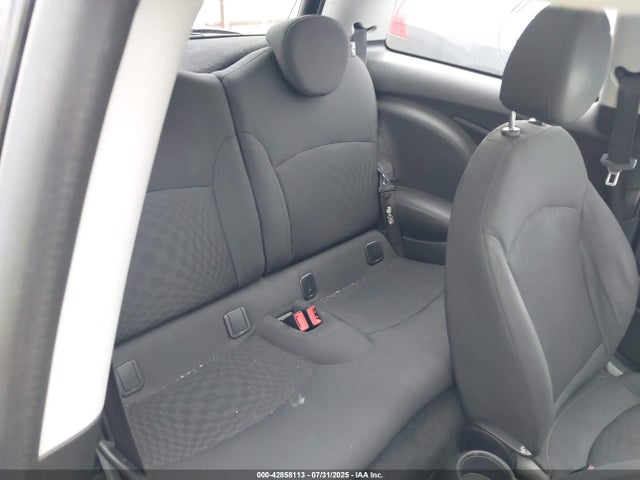 2010 MINI COOPER WMWMF3C51ATZ62586 Photo 7