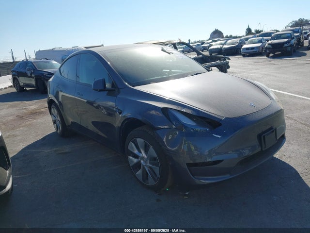 2023 TESLA MODEL Y 7SAYGAEE0PF869737 Photo 0