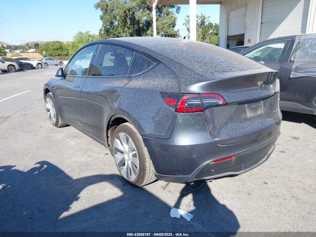 2023 TESLA MODEL Y 7SAYGAEE0PF869737 Photo 2