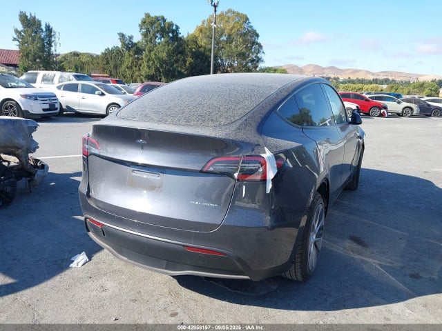 2023 TESLA MODEL Y 7SAYGAEE0PF869737 Photo 3