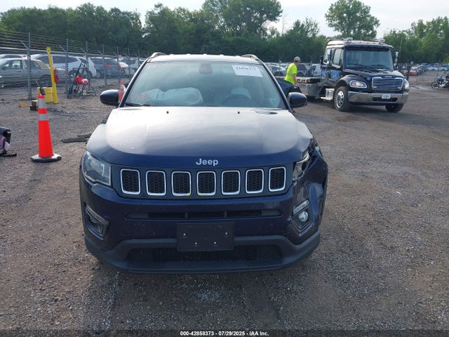 Jeep Compass 2019 3C4NJDBB0KT809769 Image 12