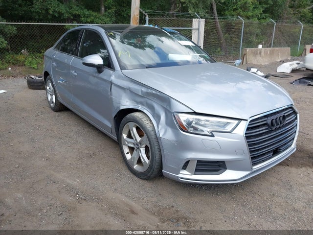 2018 AUDI A3 WAUAUGFFXJ1045971 Photo 0