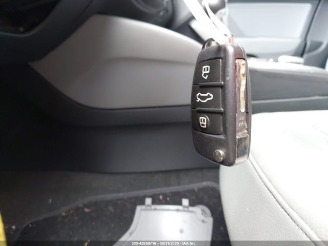 2018 AUDI A3 WAUAUGFFXJ1045971 Photo 10