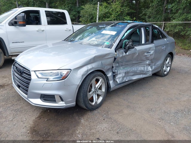 2018 AUDI A3 WAUAUGFFXJ1045971 Photo 1