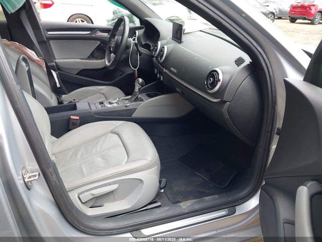 2018 AUDI A3 WAUAUGFFXJ1045971 Photo 4