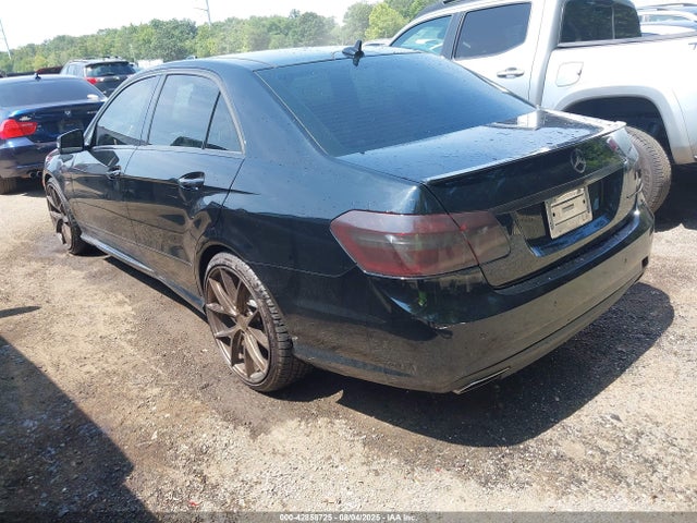 2012 MERCEDES-BENZ E 550 WDDHF9BB2CA630594 Photo 2