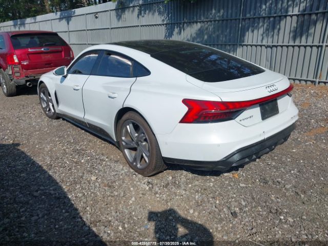 2024 AUDI E-TRON GT WAUDJBFW1R7001133 Photo 2