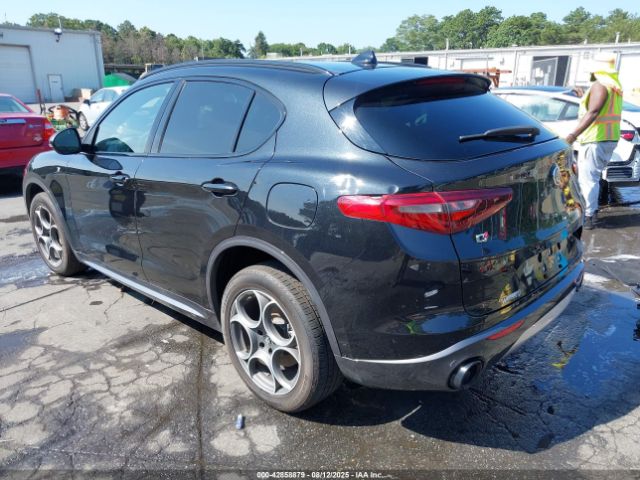 2023 ALFA ROMEO STELVIO ZASPAKBN4P7D53138 Photo 2