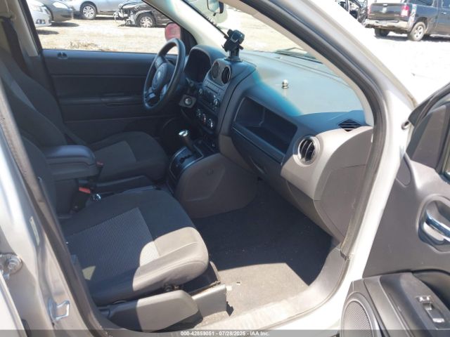 2011 JEEP COMPASS 1J4NF1FB2BD218224 Photo 4
