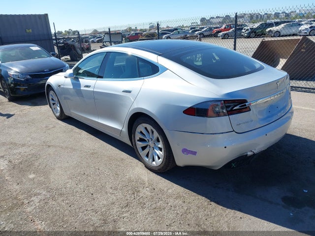 2016 TESLA MODEL S 5YJSA1E1XGF147189 Photo 2