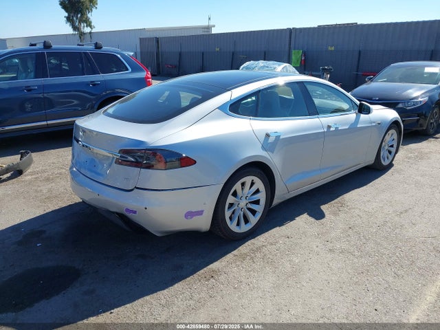 2016 TESLA MODEL S 5YJSA1E1XGF147189 Photo 3