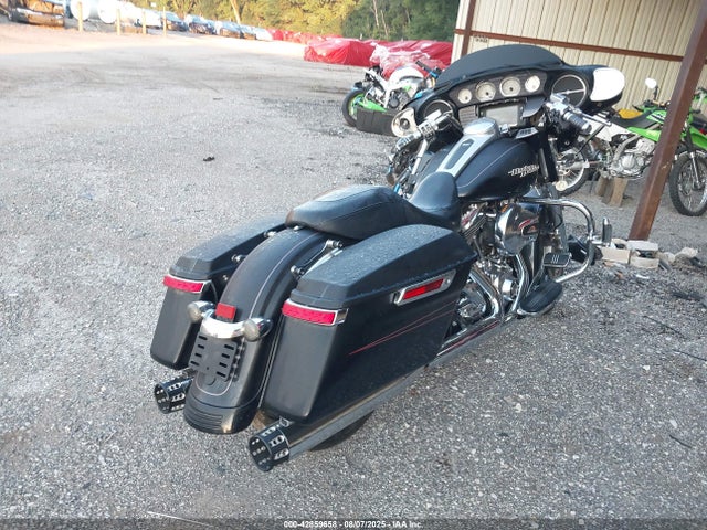 Harley-Davidson Street Glide Special 2015 1HD1KRM10FB694321 Image 4