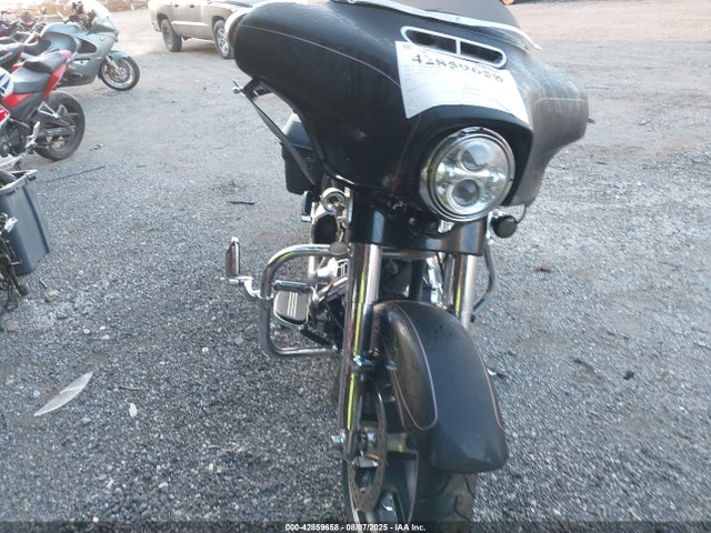 Harley-Davidson Street Glide Special 2015 1HD1KRM10FB694321 Image 5