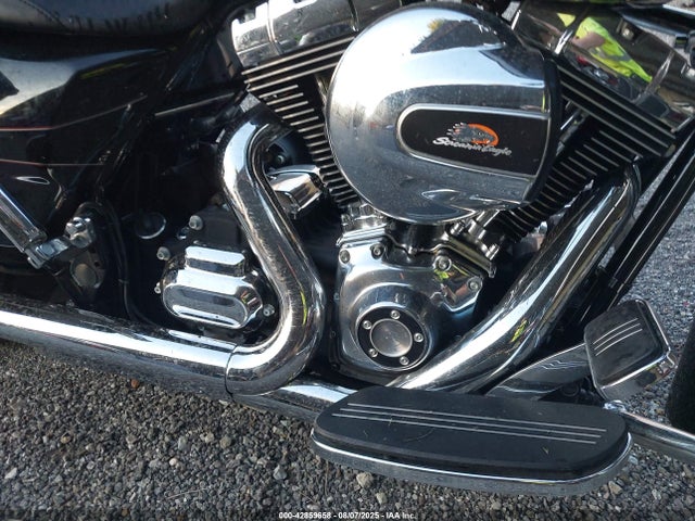 Harley-Davidson Street Glide Special 2015 1HD1KRM10FB694321 Image 8