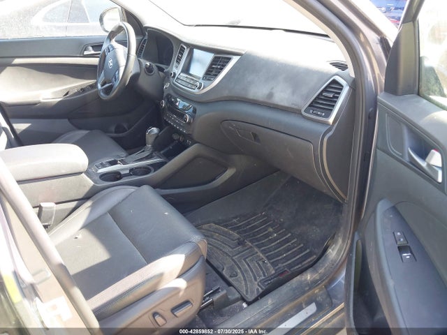 KM8J3CA26GU224823 Hyundai Tucson