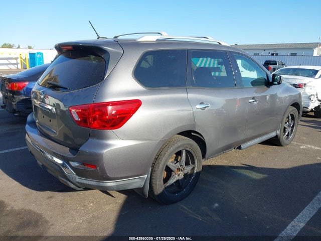42860305 :رقم المزاد ، 5N1DR2MN4HC626892 vin ، 2017 Nissan Pathfinder S مزاد بيع