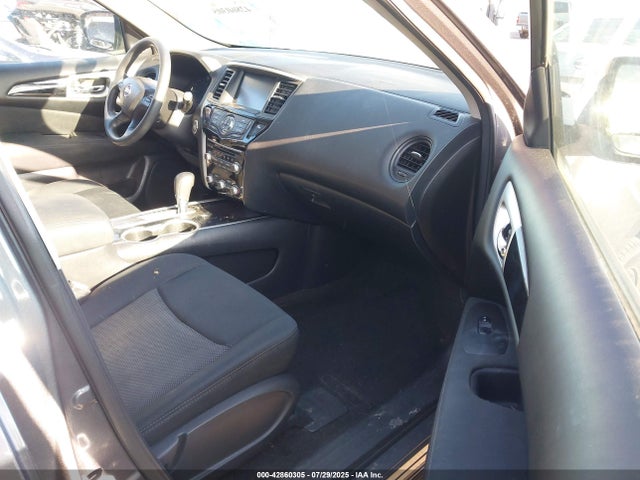 42860305 :رقم المزاد ، 5N1DR2MN4HC626892 vin ، 2017 Nissan Pathfinder S مزاد بيع