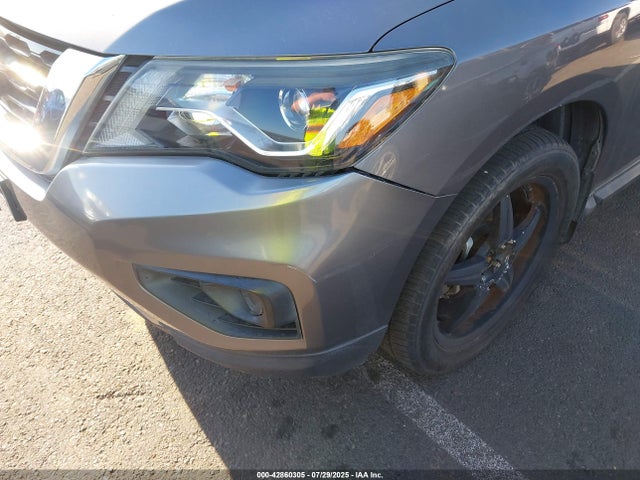 42860305 :رقم المزاد ، 5N1DR2MN4HC626892 vin ، 2017 Nissan Pathfinder S مزاد بيع