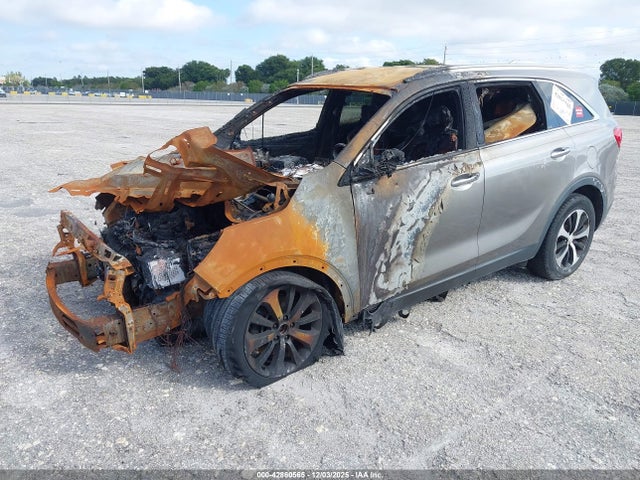 2017 KIA SORENTO 5XYPH4A56HG293367 Photo 1