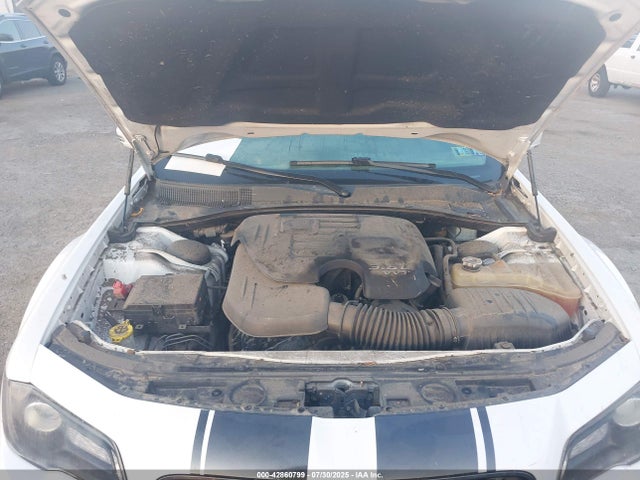 Chrysler 300 2018 2C3CCABG8JH319748 Image 10