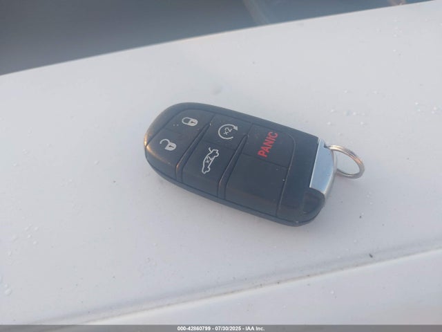 Chrysler 300 2018 2C3CCABG8JH319748 Image 11