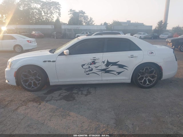 Chrysler 300 2018 2C3CCABG8JH319748 Image 14