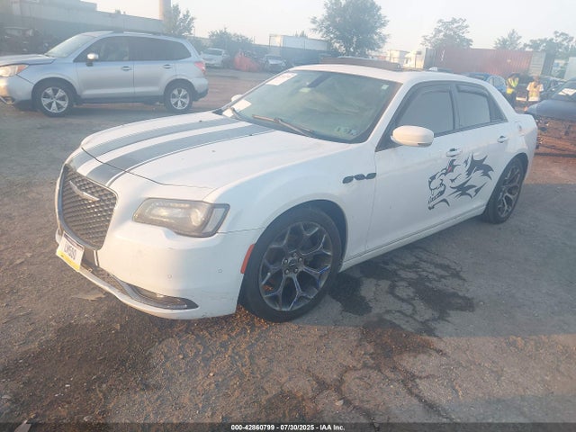 Chrysler 300 2018 2C3CCABG8JH319748 Image 2