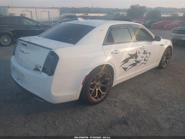 Chrysler 300 2018 2C3CCABG8JH319748 Image 4