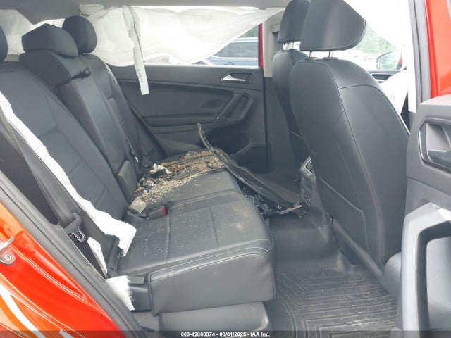 Volkswagen Tiguan 2018 3VV2B7AX1JM003383 Image 8