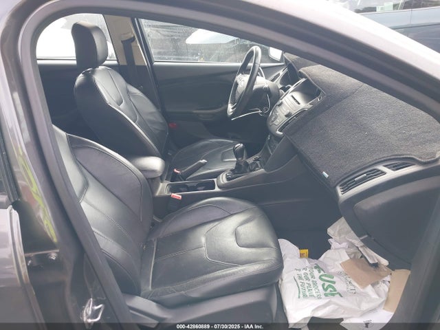 1FADP3K25FL387011 Ford 2015